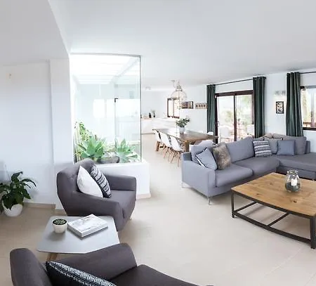 Alcalde Villa Mácher